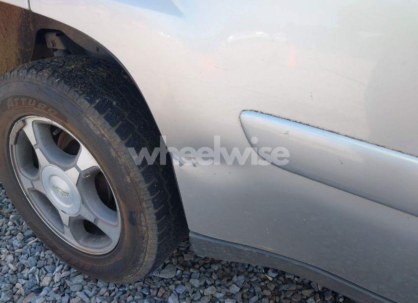 Photo 12 of 2004 Chevrolet Trailblazer LT (VIN 1GNDS13S942259389)