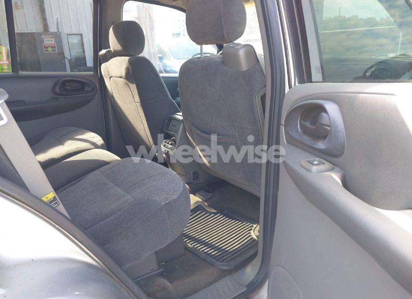Photo 8 of 2004 Chevrolet Trailblazer LT (VIN 1GNDS13S942259389)