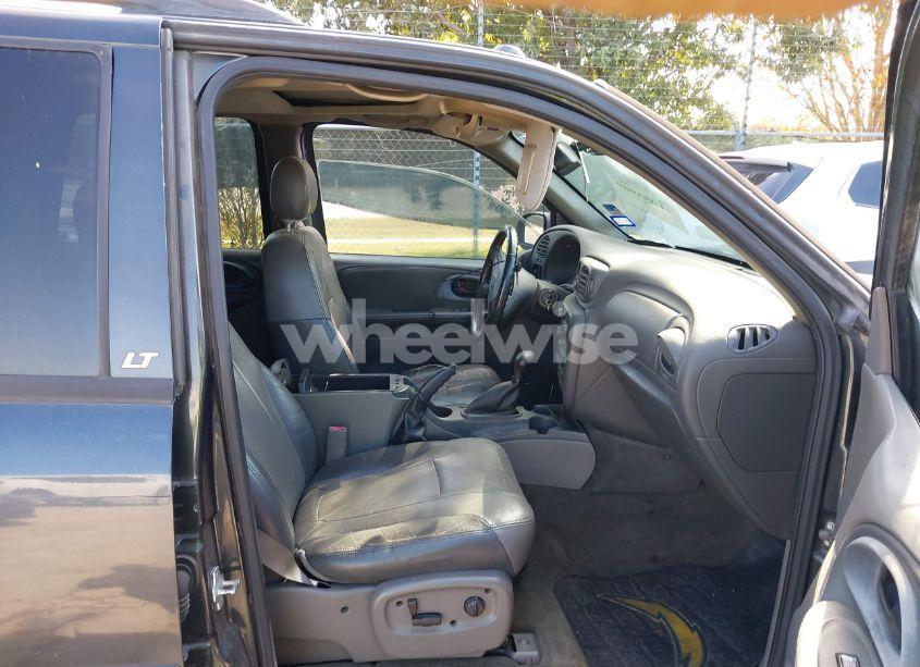 Photo 5 of 2004 Chevrolet Trailblazer LT (VIN 1GNDS13S942377734)