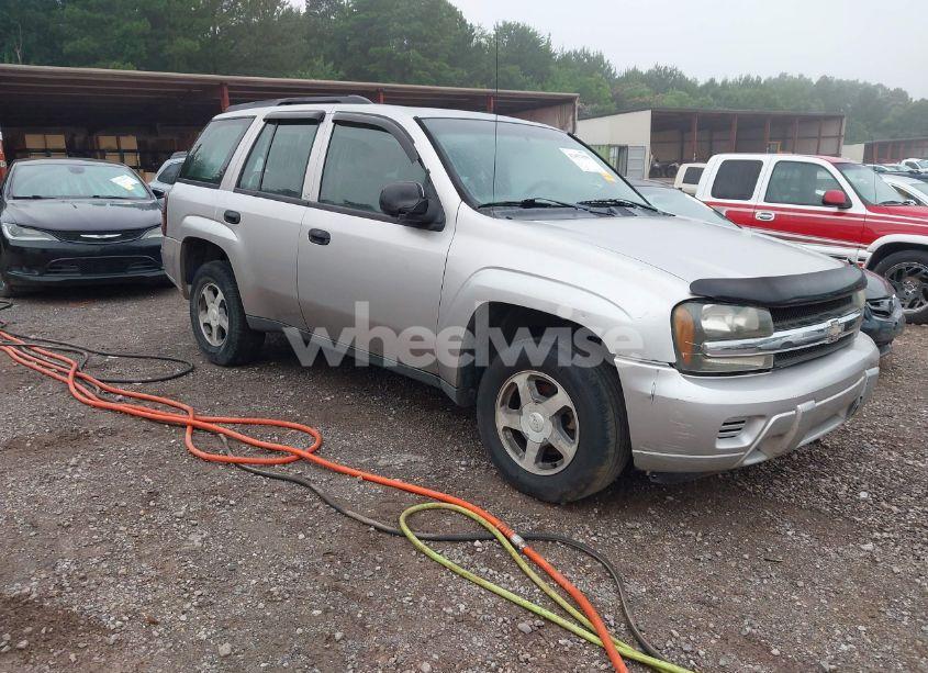 2004 Chevrolet Trailblazer LS (VIN 1GNDS13S942425412) main photo