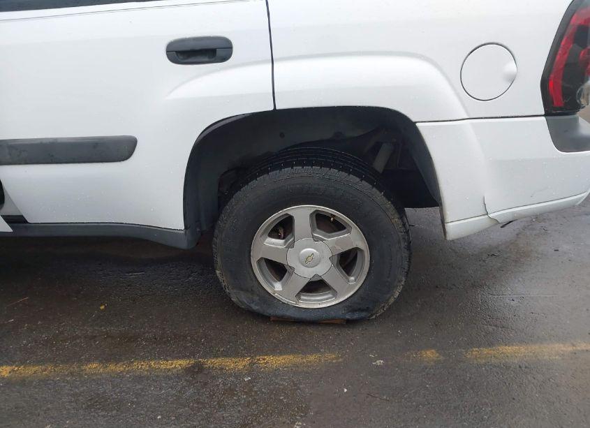 Photo 12 of 2005 Chevrolet Trailblazer LS (VIN 1GNDS13S952240908)