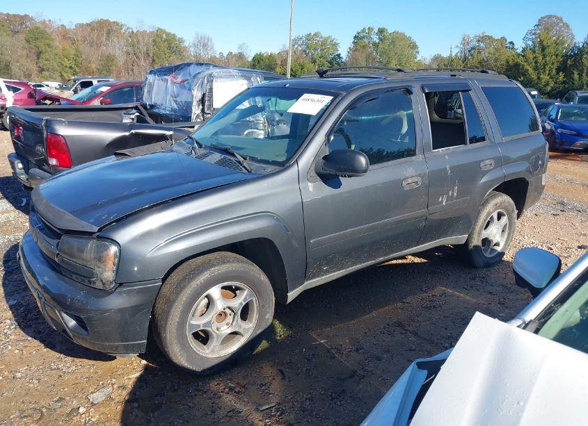 Photo 2 of 2007 Chevrolet Trailblazer LS (VIN 1GNDS13S972191678)