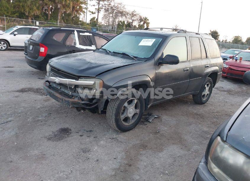 Photo 2 of 2007 Chevrolet Trailblazer LS (VIN 1GNDS13S972210293)