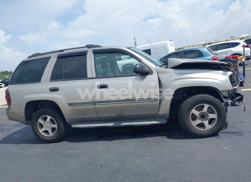Photo 13 of 2002 Chevrolet Trailblazer LT (VIN 1GNDS13SX22471800)