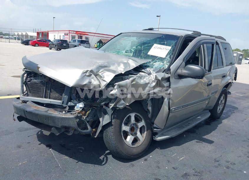 Photo 2 of 2002 Chevrolet Trailblazer LT (VIN 1GNDS13SX22471800)