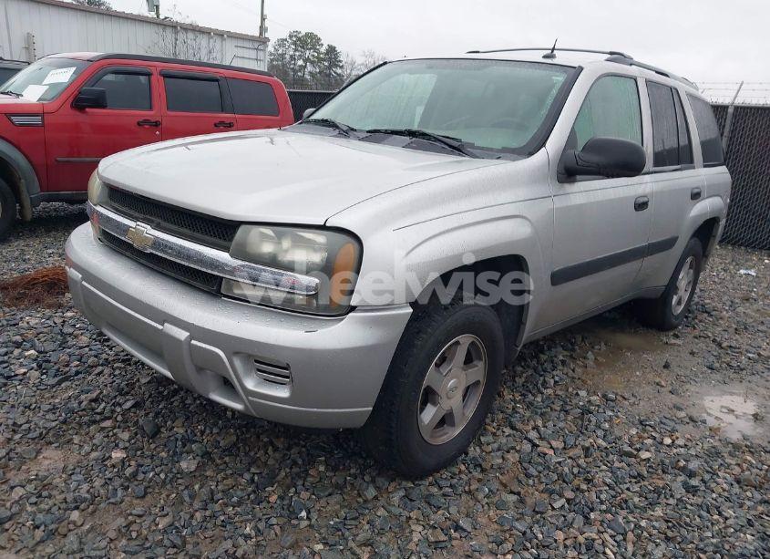 Photo 2 of 2005 Chevrolet Trailblazer LS (VIN 1GNDS13SX52124374)