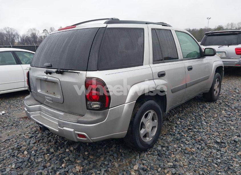 Photo 4 of 2005 Chevrolet Trailblazer LS (VIN 1GNDS13SX52124374)
