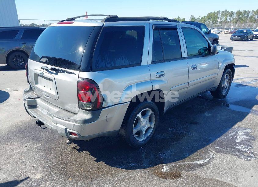 Photo 4 of 2005 Chevrolet Trailblazer LT (VIN 1GNDS13SX52239203)