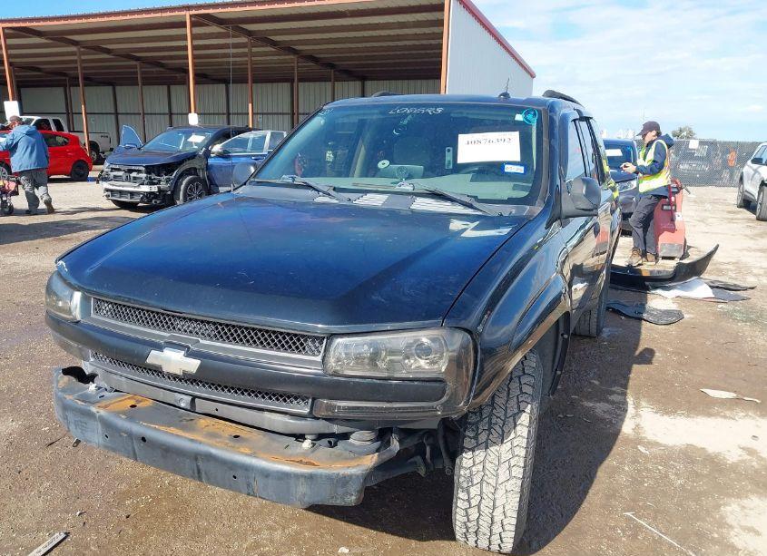 Photo 2 of 2005 Chevrolet Trailblazer LS (VIN 1GNDS13SX52367246)