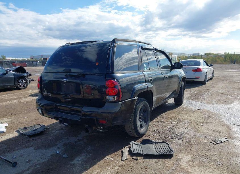 Photo 4 of 2005 Chevrolet Trailblazer LS (VIN 1GNDS13SX52367246)