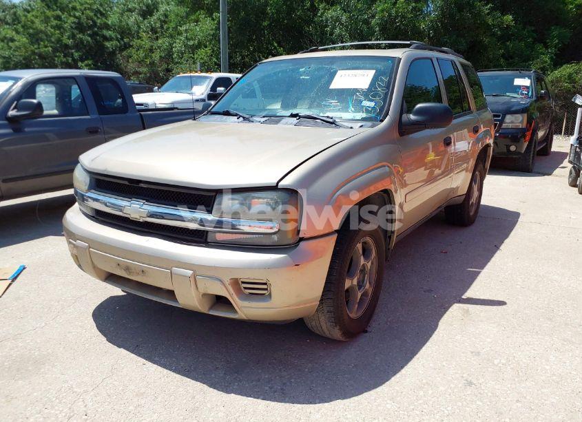 Photo 2 of 2006 Chevrolet Trailblazer LS (VIN 1GNDS13SX62350822)