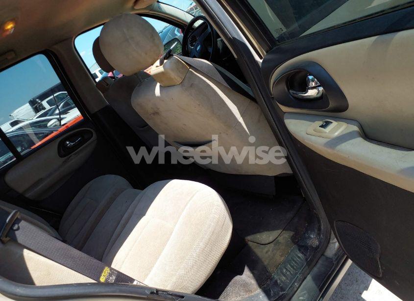 Photo 8 of 2006 Chevrolet Trailblazer LS (VIN 1GNDS13SX62350822)