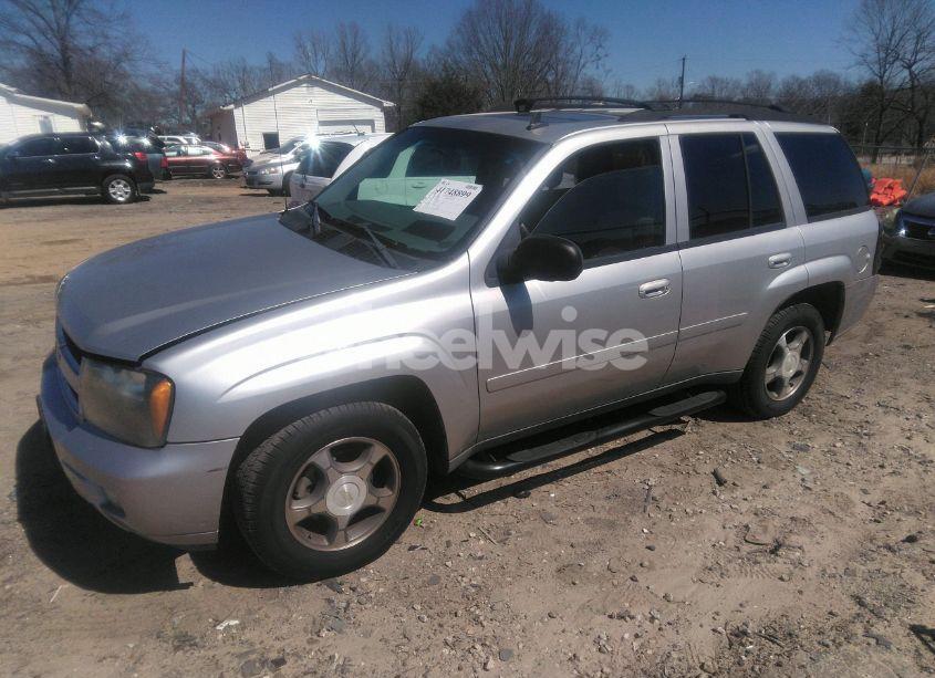 Photo 2 of 2008 Chevrolet Trailblazer LT (VIN 1GNDS13SX82129711)