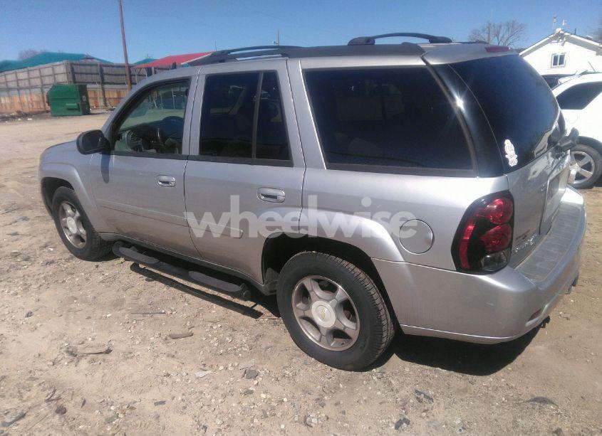 Photo 3 of 2008 Chevrolet Trailblazer LT (VIN 1GNDS13SX82129711)