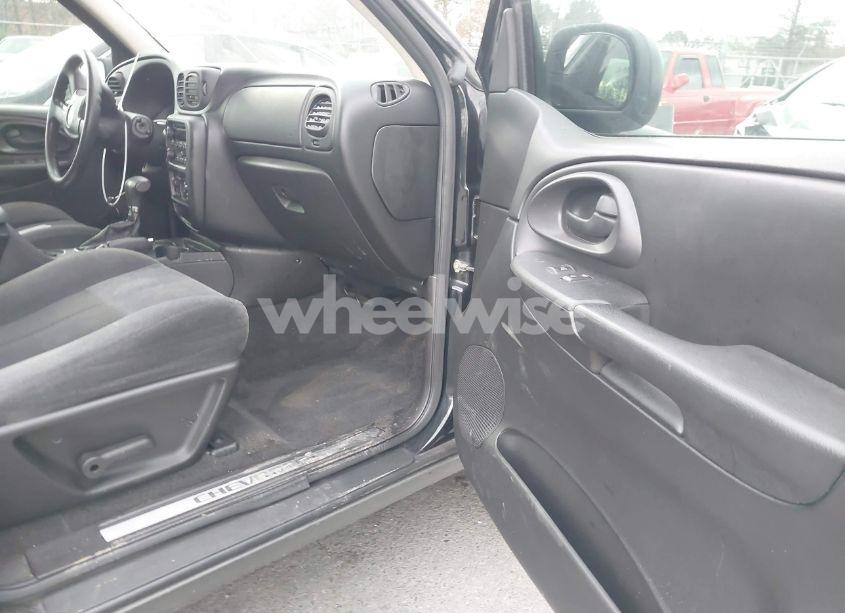 Photo 5 of 2009 Chevrolet Trailblazer LT (VIN 1GNDS33S192100546)