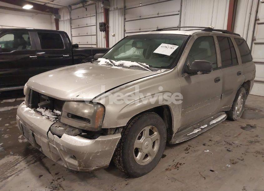 Photo 2 of 2003 Chevrolet Trailblazer LS (VIN 1GNDT13S032103379)