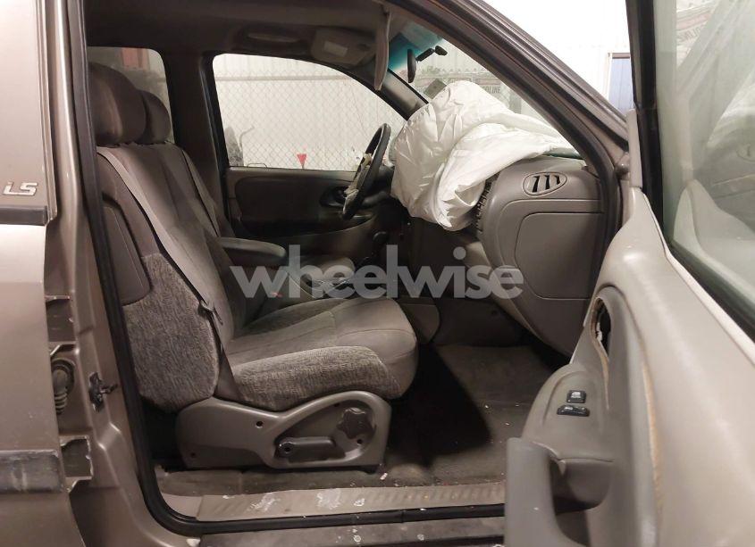 Photo 5 of 2003 Chevrolet Trailblazer LS (VIN 1GNDT13S032103379)