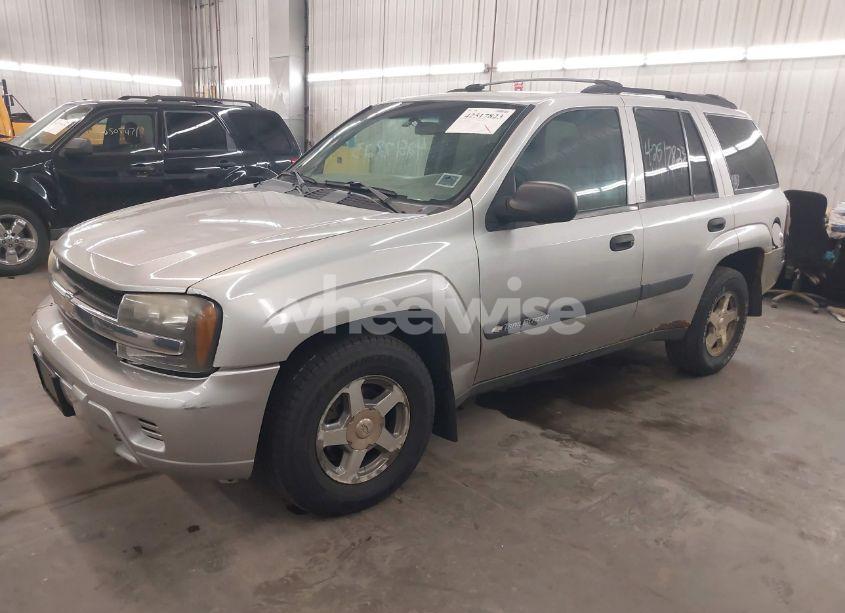 Photo 2 of 2004 Chevrolet Trailblazer LS (VIN 1GNDT13S042104839)