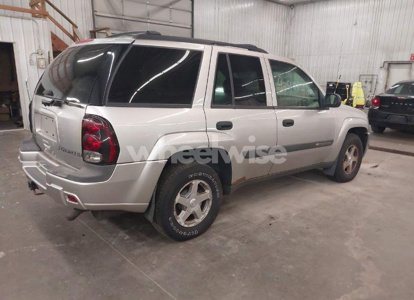 Photo 4 of 2004 Chevrolet Trailblazer LS (VIN 1GNDT13S042104839)