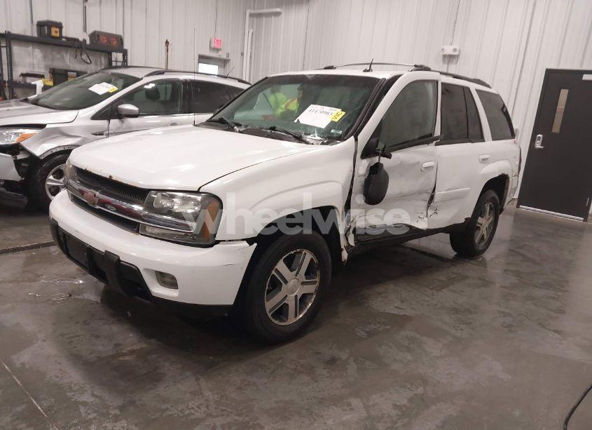 Photo 2 of 2004 Chevrolet Trailblazer LT (VIN 1GNDT13S042120443)