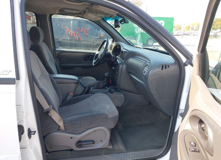 Photo 5 of 2004 Chevrolet Trailblazer LT (VIN 1GNDT13S042126212)