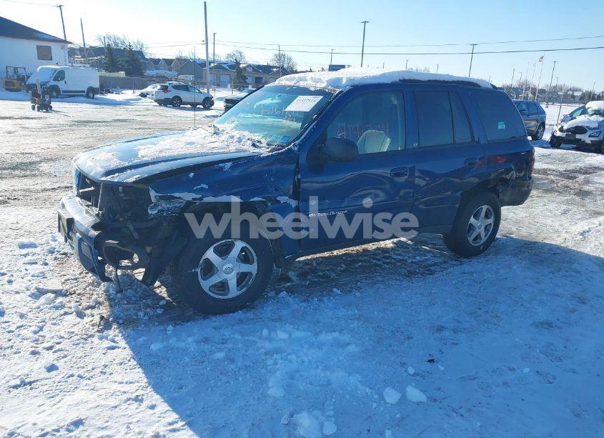 Photo 2 of 2004 Chevrolet Trailblazer LT (VIN 1GNDT13S042202303)