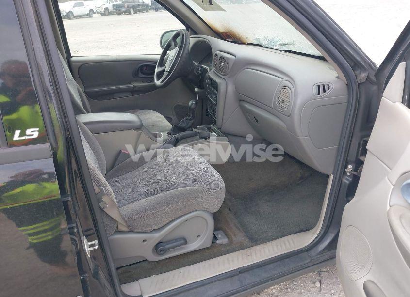 Photo 5 of 2004 Chevrolet Trailblazer LS (VIN 1GNDT13S042409676)