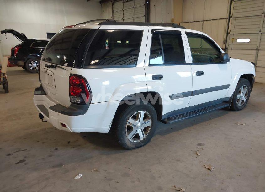 Photo 4 of 2005 Chevrolet Trailblazer LS (VIN 1GNDT13S052201220)
