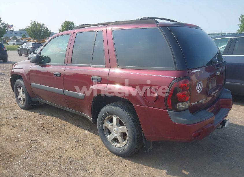 Photo 3 of 2005 Chevrolet Trailblazer LS (VIN 1GNDT13S052219572)