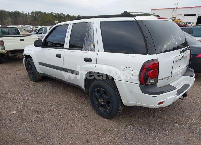 Photo 3 of 2005 Chevrolet Trailblazer LS (VIN 1GNDT13S052294997)