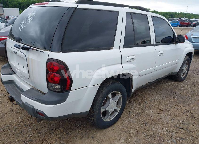 Photo 4 of 2005 Chevrolet Trailblazer LS/LT (VIN 1GNDT13S052309417)