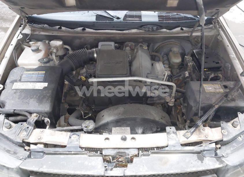 Photo 10 of 2005 Chevrolet Trailblazer LS (VIN 1GNDT13S052353899)