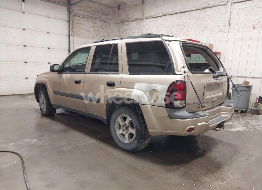 Photo 3 of 2005 Chevrolet Trailblazer LS (VIN 1GNDT13S052353899)