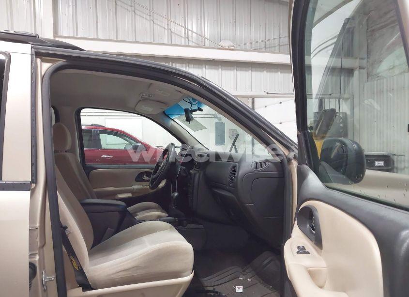 Photo 5 of 2005 Chevrolet Trailblazer LS (VIN 1GNDT13S052353899)