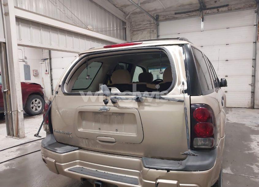 Photo 6 of 2005 Chevrolet Trailblazer LS (VIN 1GNDT13S052353899)