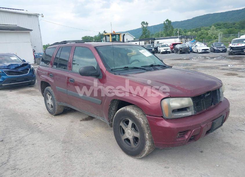 2005 Chevrolet Trailblazer LS (VIN 1GNDT13S052356270) main photo