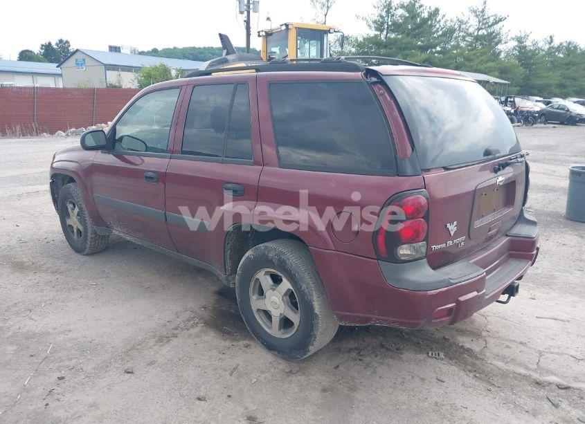 Photo 3 of 2005 Chevrolet Trailblazer LS (VIN 1GNDT13S052356270)