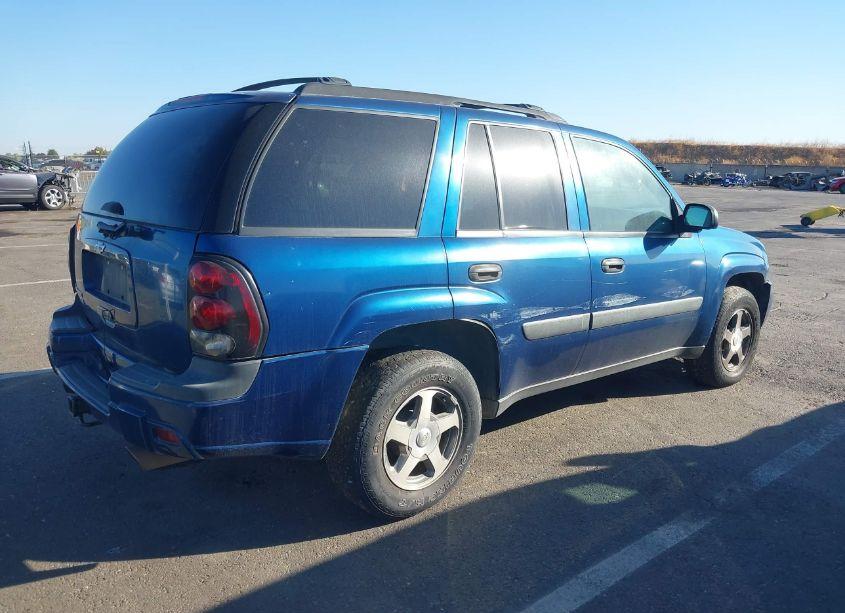Photo 4 of 2005 Chevrolet Trailblazer LS (VIN 1GNDT13S052387860)