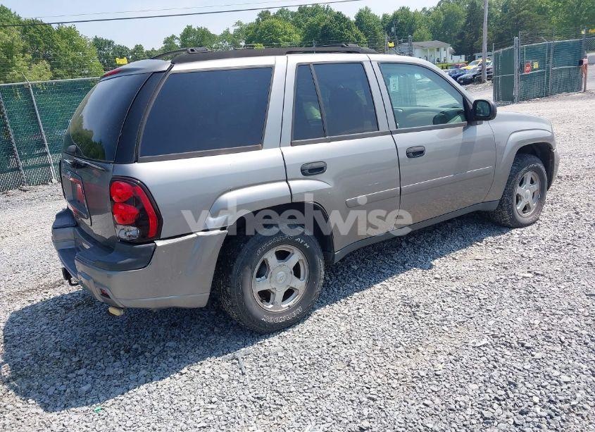 Photo 4 of 2006 Chevrolet Trailblazer LS (VIN 1GNDT13S062172710)