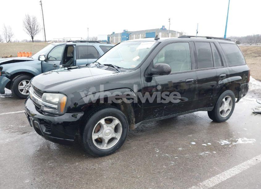 Photo 2 of 2006 Chevrolet Trailblazer LS (VIN 1GNDT13S062341298)