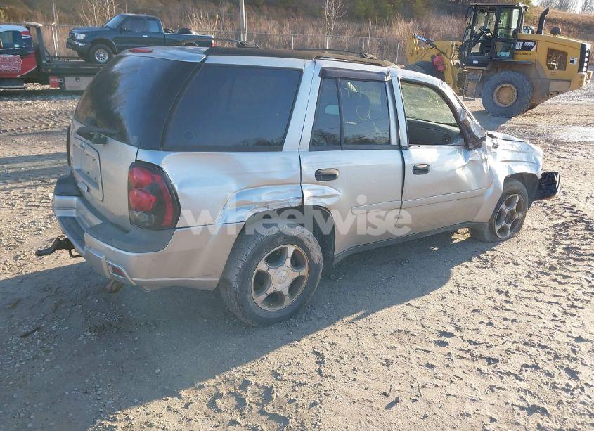 Photo 4 of 2007 Chevrolet Trailblazer LS (VIN 1GNDT13S072104876)