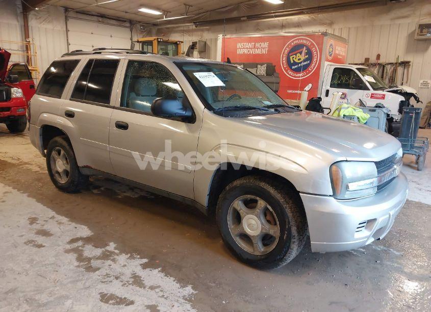 2007 Chevrolet Trailblazer LS (VIN 1GNDT13S072136470) main photo