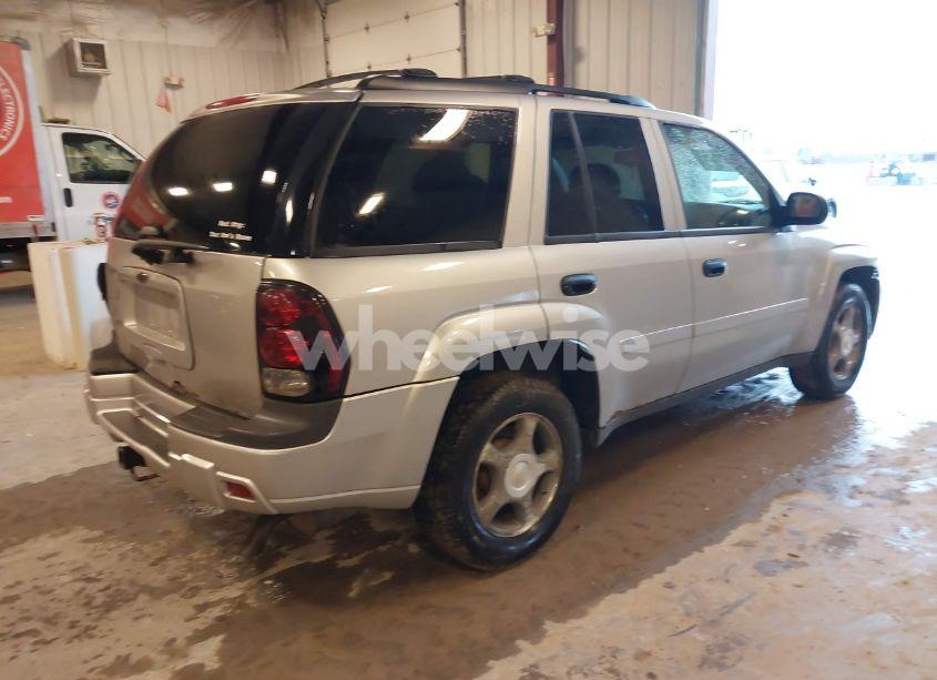 Photo 4 of 2007 Chevrolet Trailblazer LS (VIN 1GNDT13S072136470)