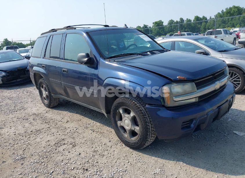 2007 Chevrolet Trailblazer LS (VIN 1GNDT13S072138509) main photo