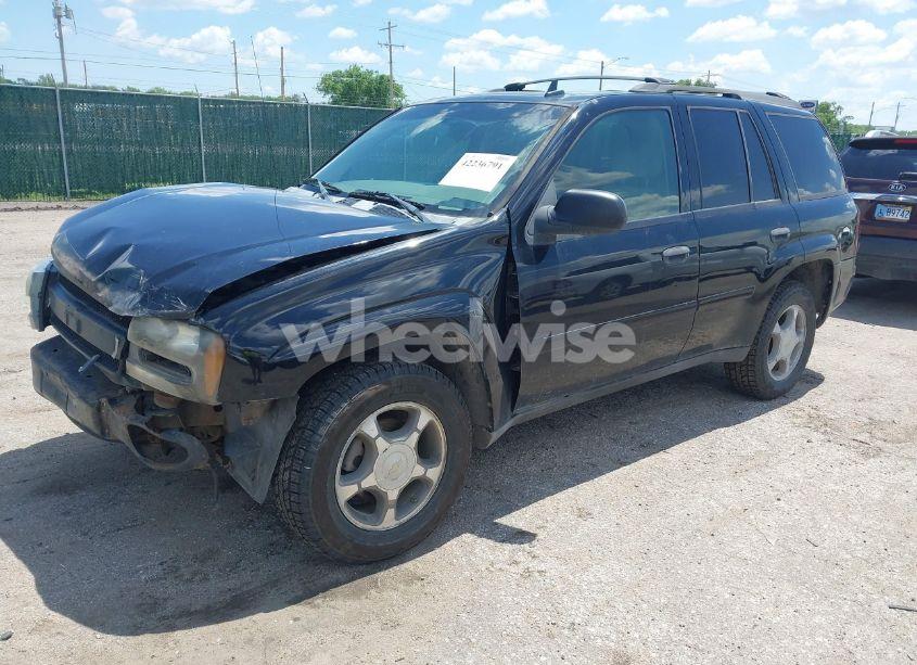 Photo 2 of 2007 Chevrolet Trailblazer LS (VIN 1GNDT13S072266314)