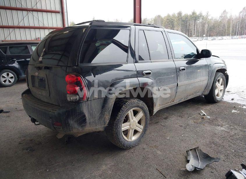 Photo 4 of 2008 Chevrolet Trailblazer LT (VIN 1GNDT13S082188490)