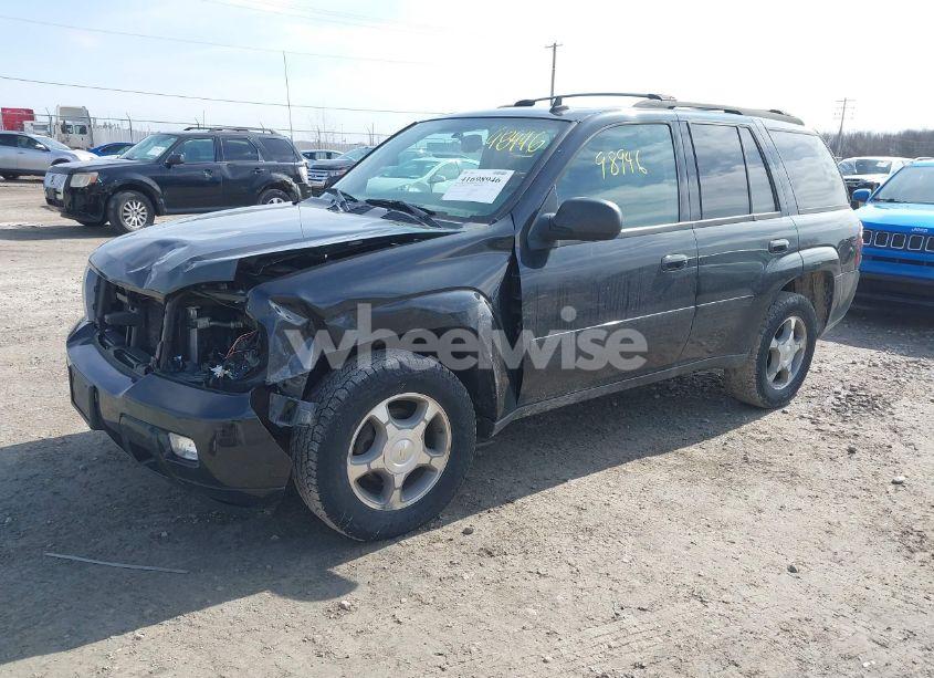 Photo 2 of 2008 Chevrolet Trailblazer LT (VIN 1GNDT13S082211833)