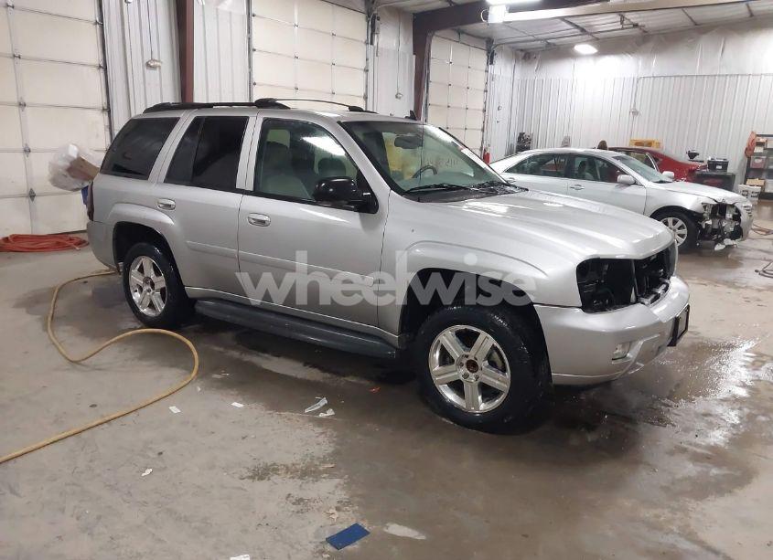 2008 Chevrolet Trailblazer LT (VIN 1GNDT13S082252687) main photo