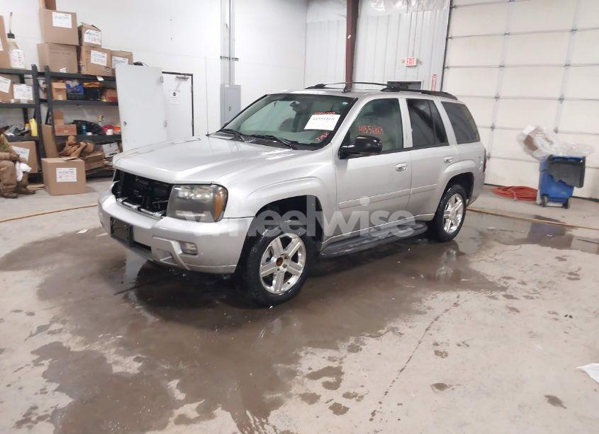 Photo 2 of 2008 Chevrolet Trailblazer LT (VIN 1GNDT13S082252687)