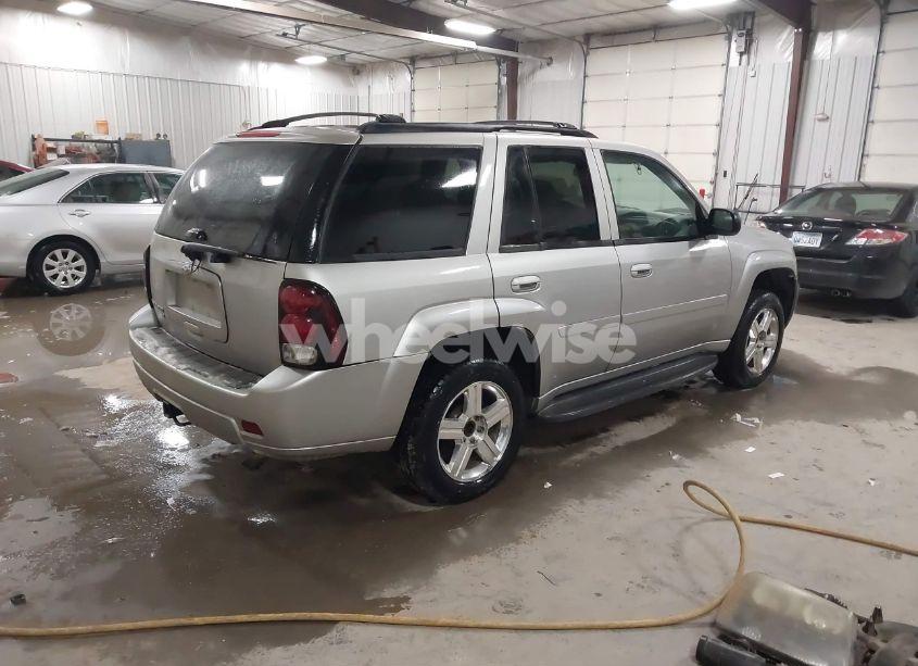 Photo 4 of 2008 Chevrolet Trailblazer LT (VIN 1GNDT13S082252687)